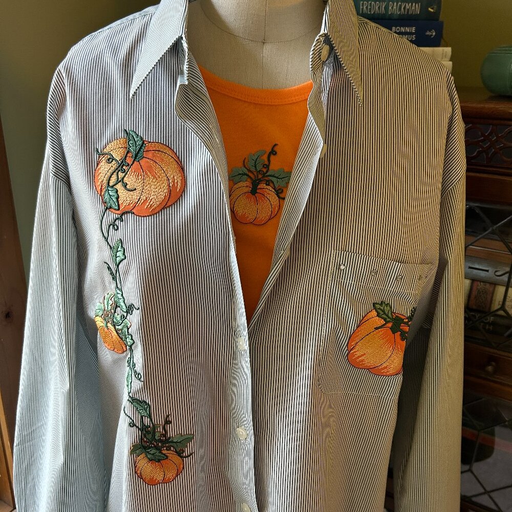 Las Olas Classic Button Down Pinstripe Blouse w/Pumpkin (NWOT) - Picture 7 of 7
